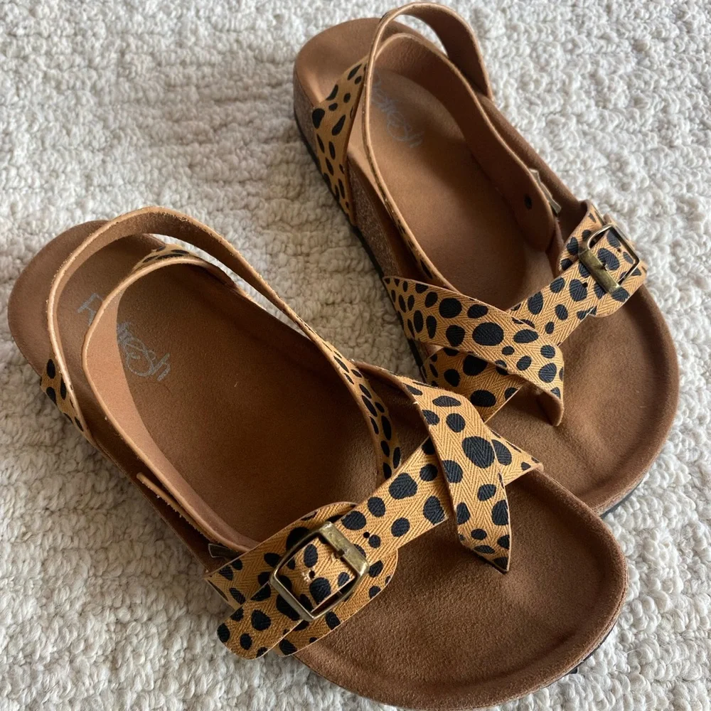 Sandals - Picture 1 of 3